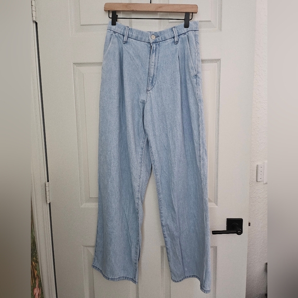 Uniqlo Drapey Pleated Denim Pants - Picture 2 of 5